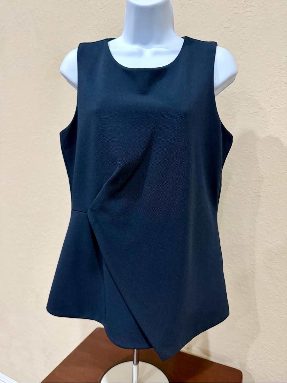 Women’s Ann Taylor Factory Navy Blue   Sleeveless Top SZ Medium